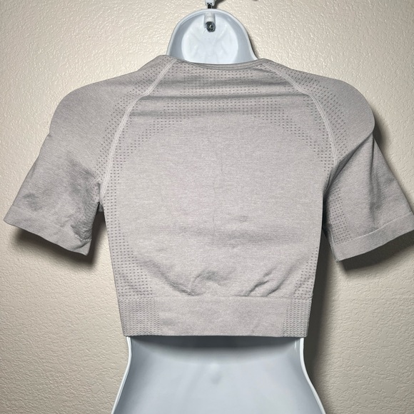 ACTIVE TOP - Picture 2 of 3